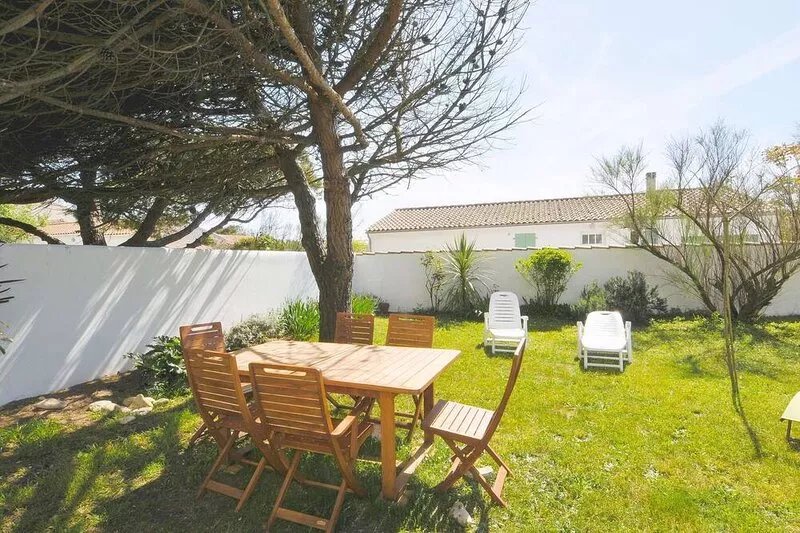 Pretty villa near the Grenettes beach