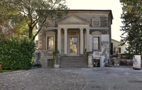Palazzo Sturm - Museo della Ceramica G. Roi e della Stampa Remondini