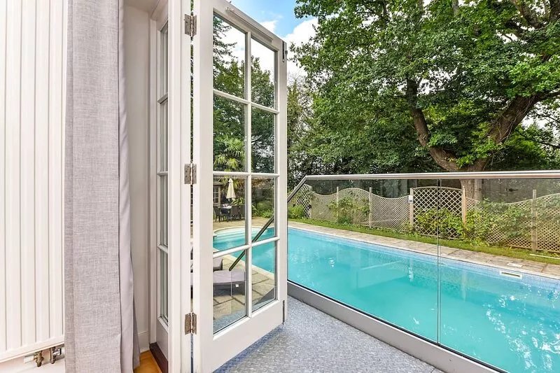 Contemporary house, private pool on edge of Petworth, South Downs National Park