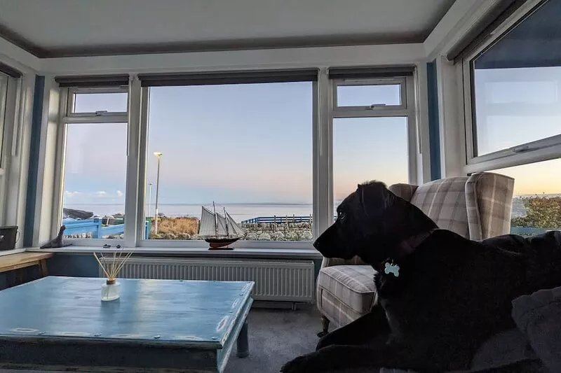 Roggle Roich - A traditional cottage with breath taking views of the sea