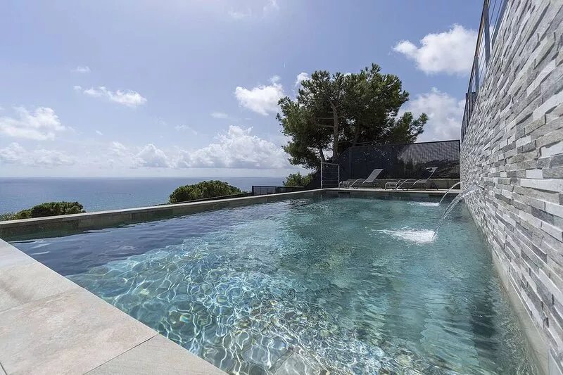 Luxury Seafront Villa near Barcelona