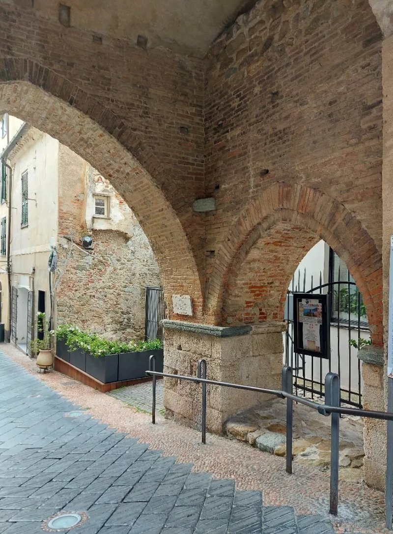 Torre E Porta Di San Giovanni