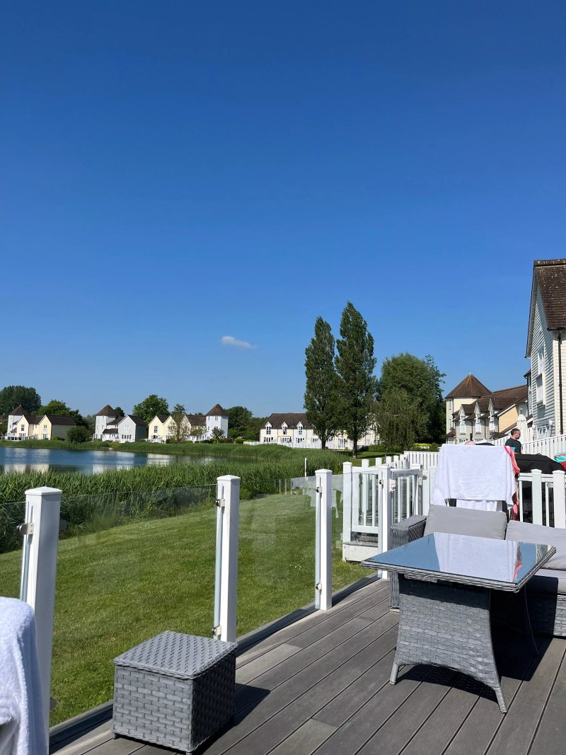 Windrush Lake 66, Sun Kissed Lodge