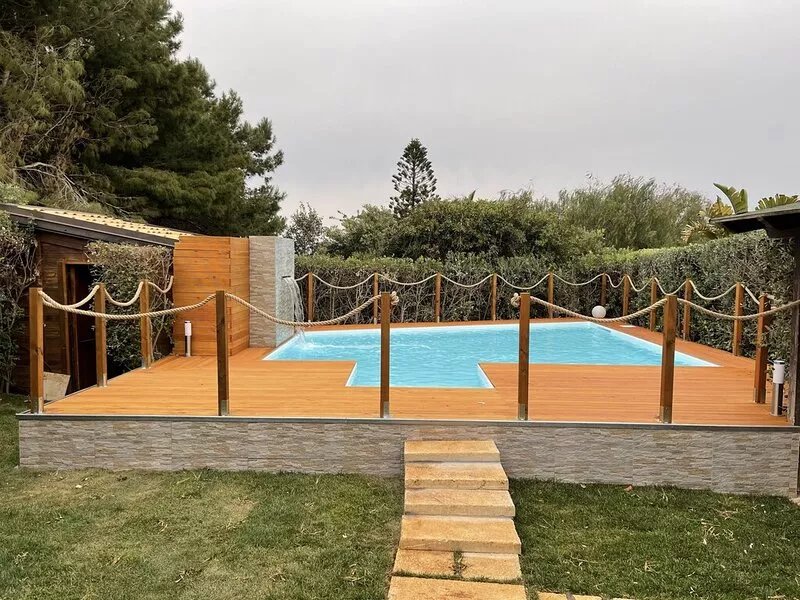 Villa with pool and with sea view