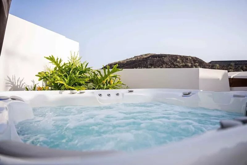 Penthouse Superbe vue Piscinechauffée Jacuzzi