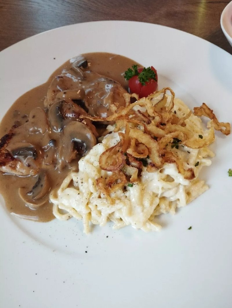 Sonne Restaurant Cafe