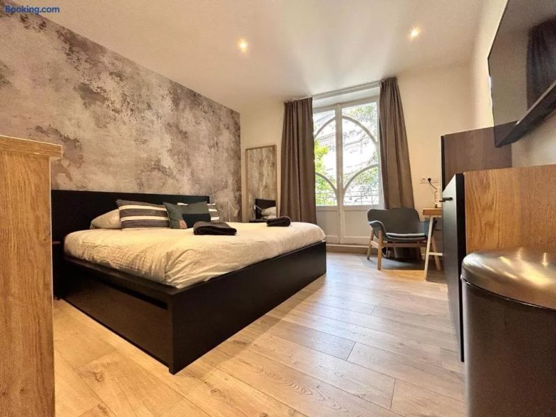 Tour D'Auvergne - Appartements En Plein Centre Ville, Proche de La Cathedrale Et de La Place de Jaude