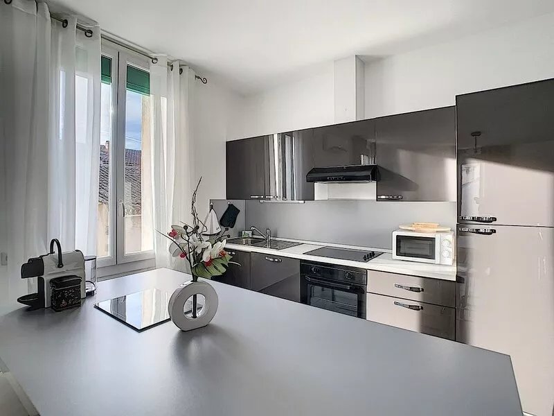 Bright 100m2 apartment in Provence with terrace