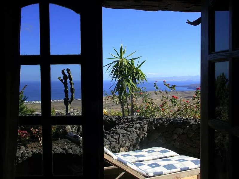 Casa Cora - dreamlike finca, pool, huge garden, WIFI, children's playground