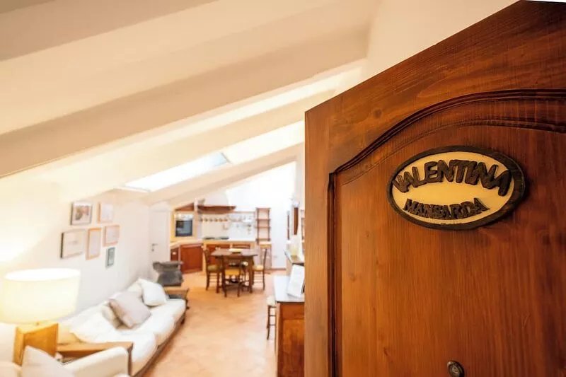 Family Friendly Attic Apartment, In The Historical Centrer. Just remodeled!