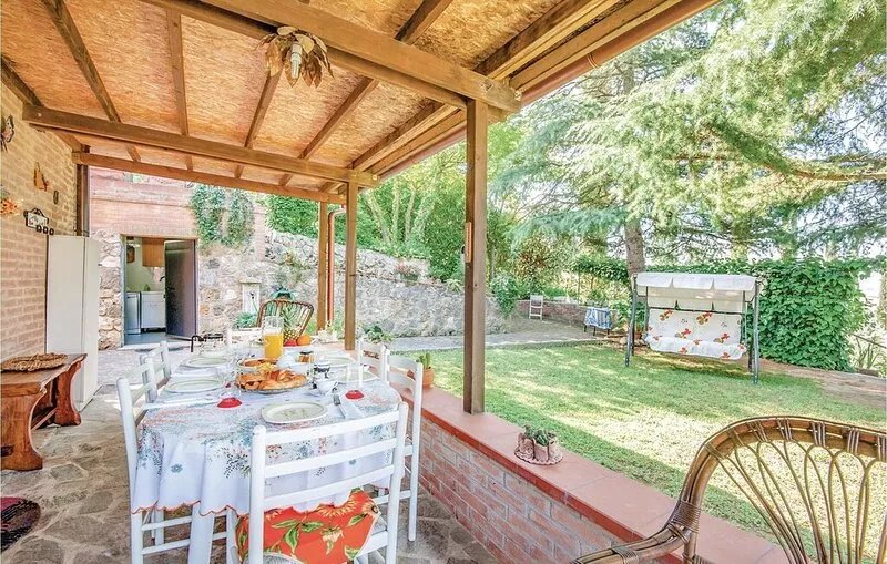 This vacation home is located in the countryside near Siena, which is only 13