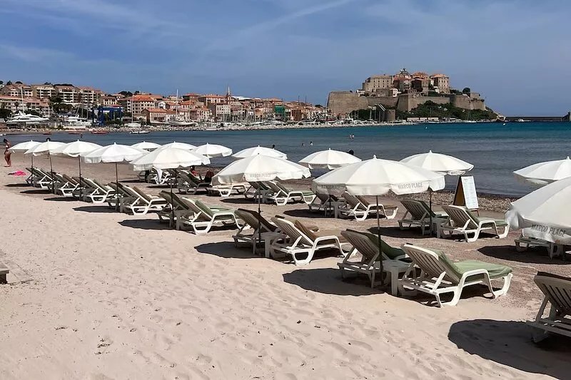 Apartment Benvenuti Calvi the beach with feet with 3 min, terrace, carpark