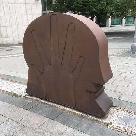 Kopf in der Hand