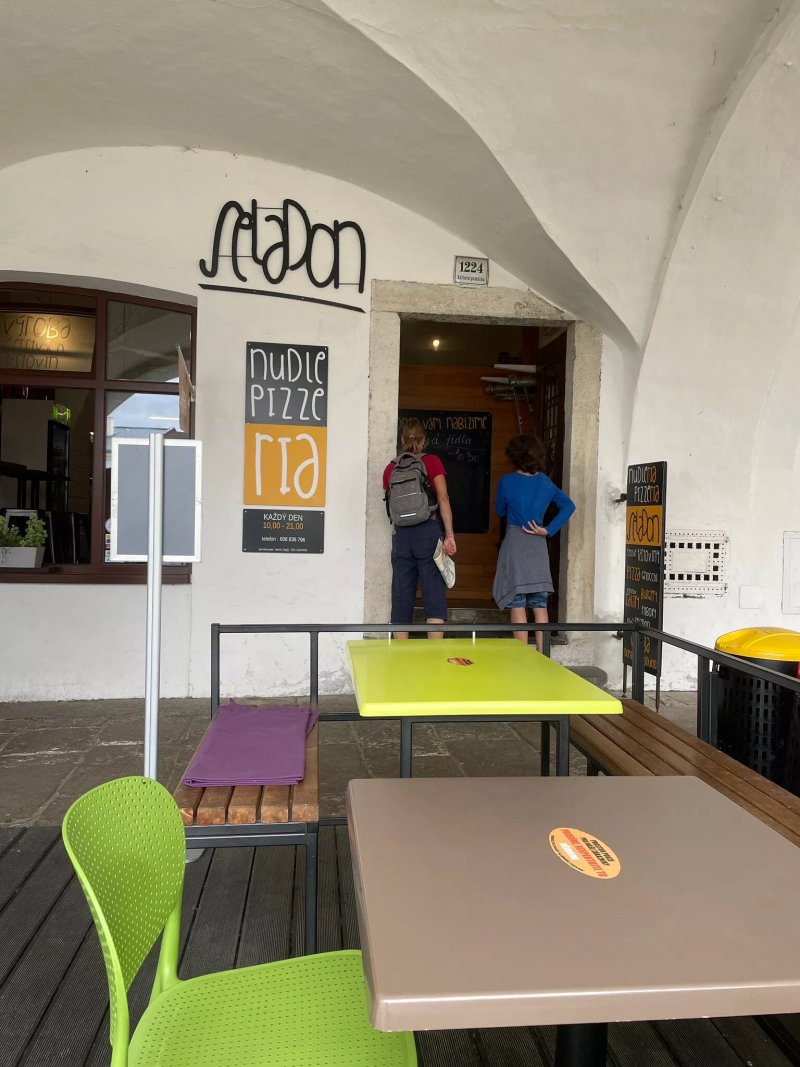Nudleria pizzeria Seladon