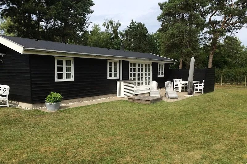 Family friendly holiday home by a good beach, close to swimming pool and