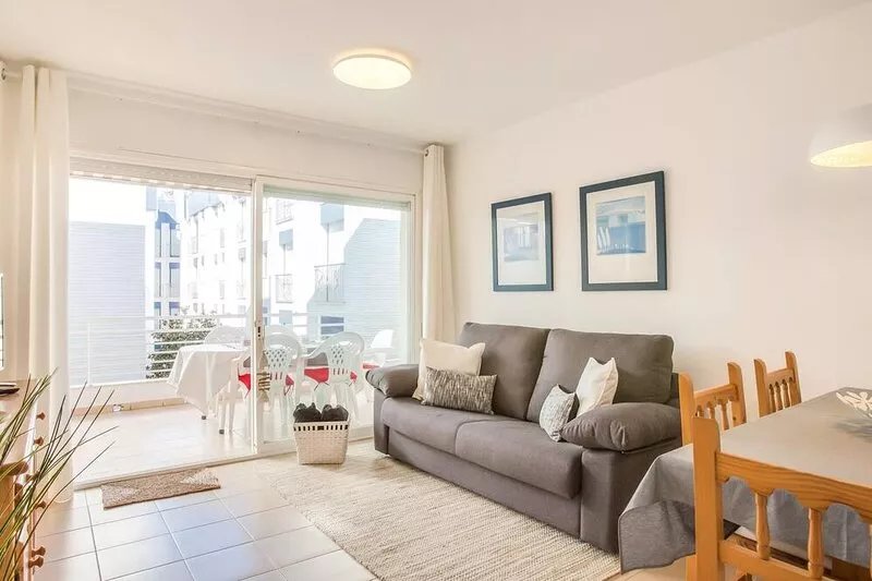 WHITE APARTMENT with TERRACE, AC & PARKING, NEAR BEACH