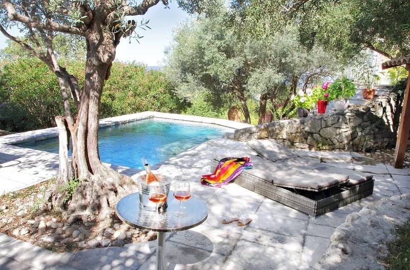 BEAUTIFUL GITE IN LOT OF VILLA TOTALLY INDEPENDENT WITH HEATED SWIMMING POOL