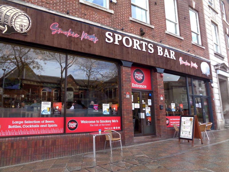 Smokie Mo's Sports Bar
