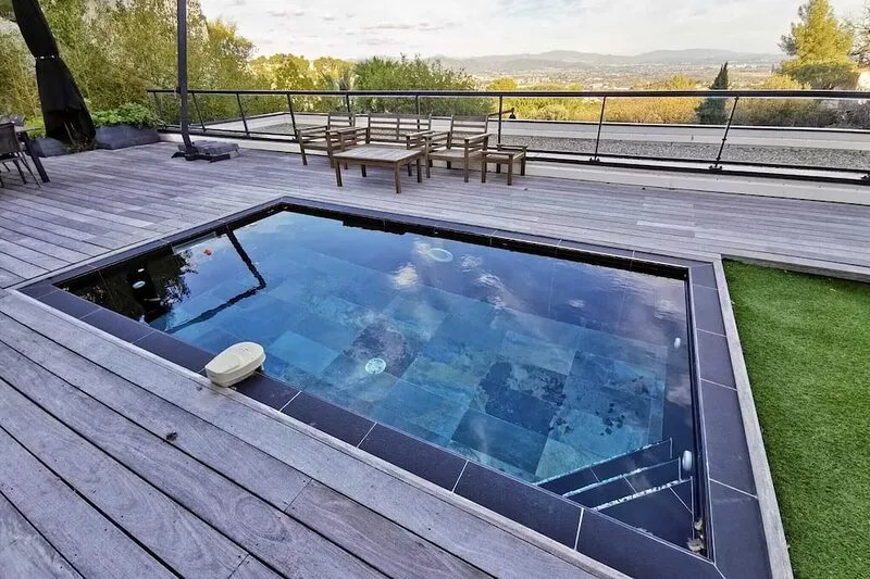 Villa 2 contemporaine avec piscine, 4 chambres, 3 sdb, 2WC, parking voiture éléc