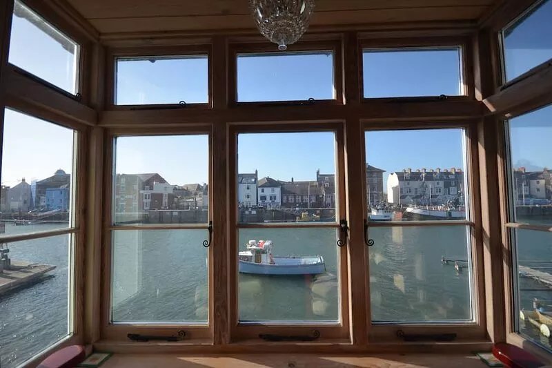 Harbour's Edge - Beautiful cottage located directly on Weymouth's harbourside.