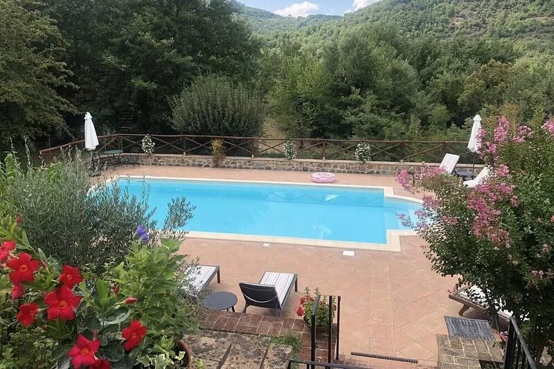 Villa  Private Pool Beautiful Gdns & Views   Cortona  Tuscany /Umbria border  10