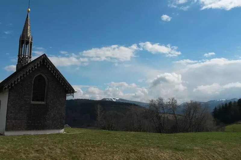 Chalet sleeps 8 nature quiet mountain heated indoor pool sauna