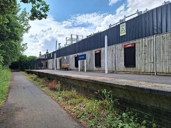 Nast Hyde Halt to Smallford rail walk
