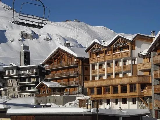 Le Paquis Hotel