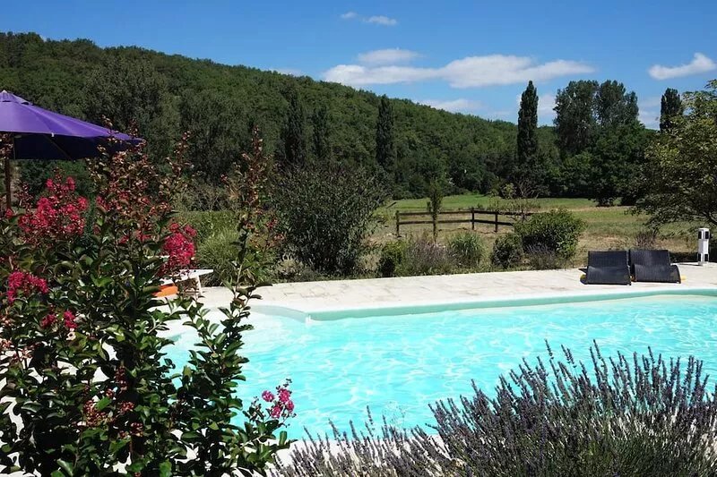 Homerez - Elegant Villa in Léobard, Private Pool