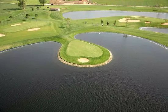 Golf Par3 - Pitch & Putt Barcelona - La Garriga