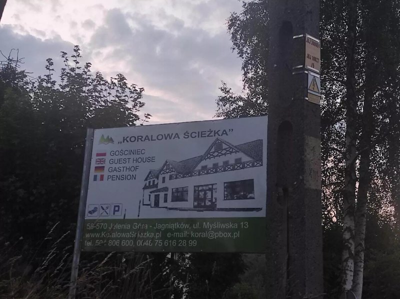 Gosciniec Koralowa Sciezka