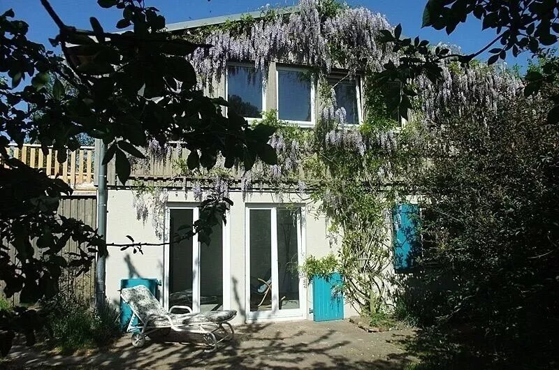 Holiday house with a private swimming pool and sauna in a rural idyll