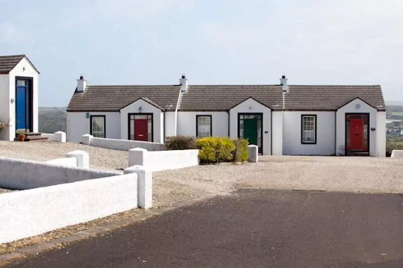 REFURBISHED DEC 2024 - new carpets  & sofas * Located In Heart Of Antrim Coast