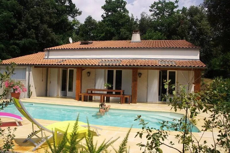 Superb villa for 12 /14 persons - Heated swimming pool - Beach nearby