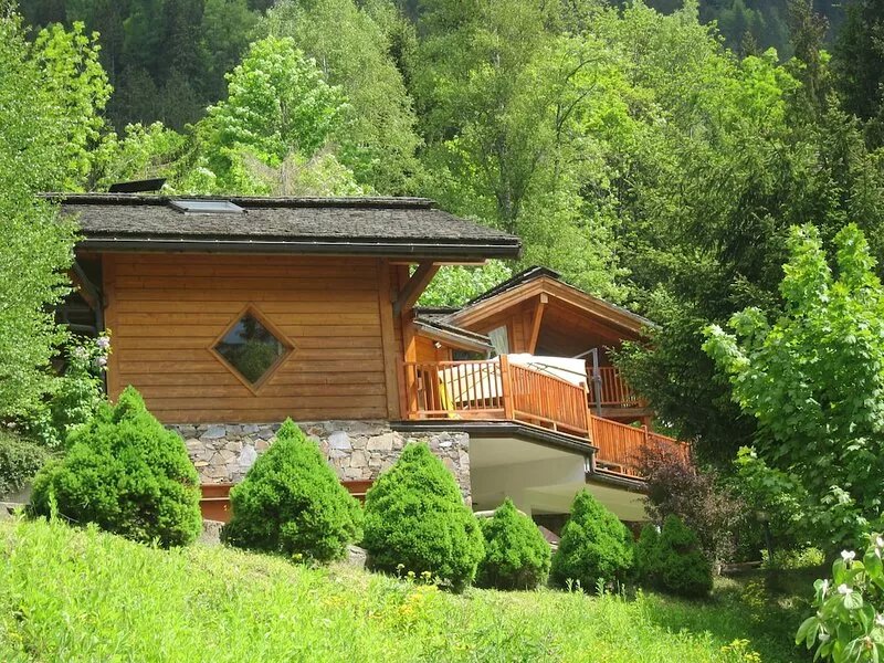 Beautiful cottage facing the Mont Blanc, sauna, 3 car garage
