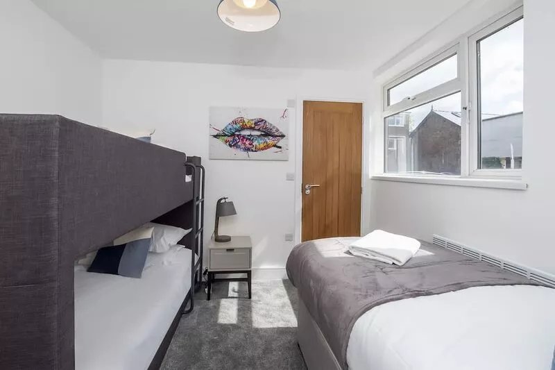 Innvigour Bespoke House - sleeps 20 guests  in 6 bedrooms