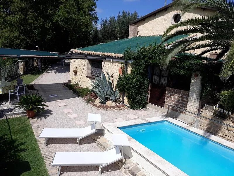 In the green hills of Abruzzo, a stone's throw from the sea ...