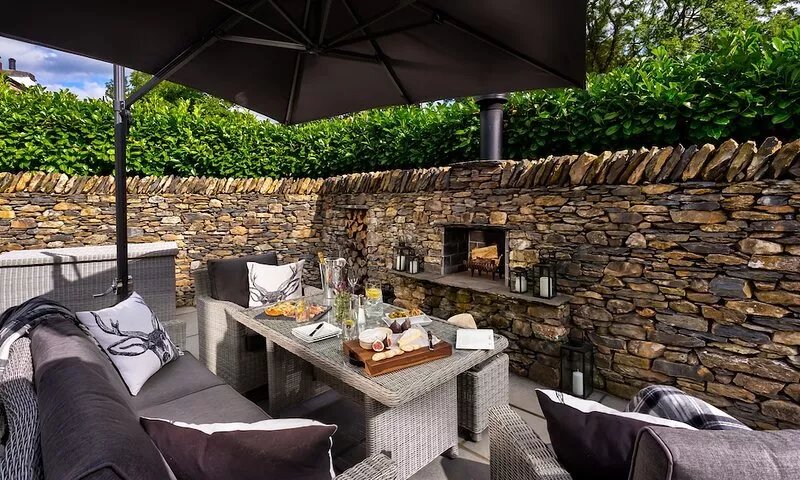 NEW - River Barn - 5 Star - Luxury Riverside Retreat