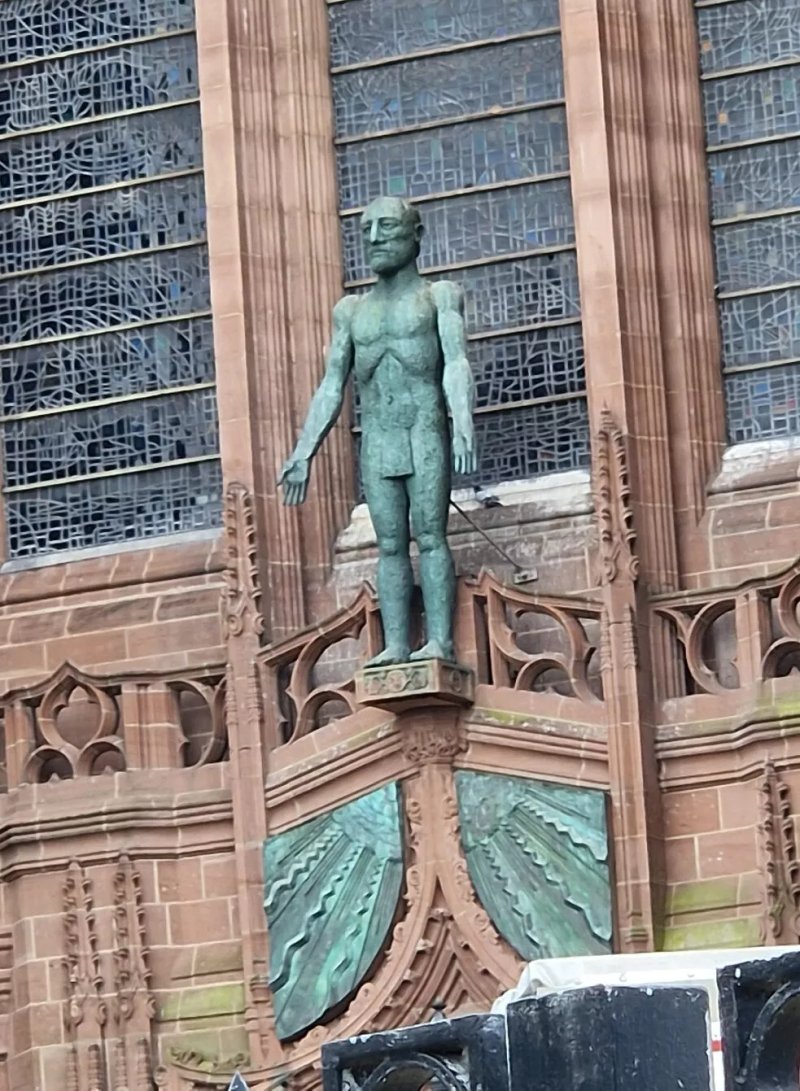 Statue Of The Risen Christ