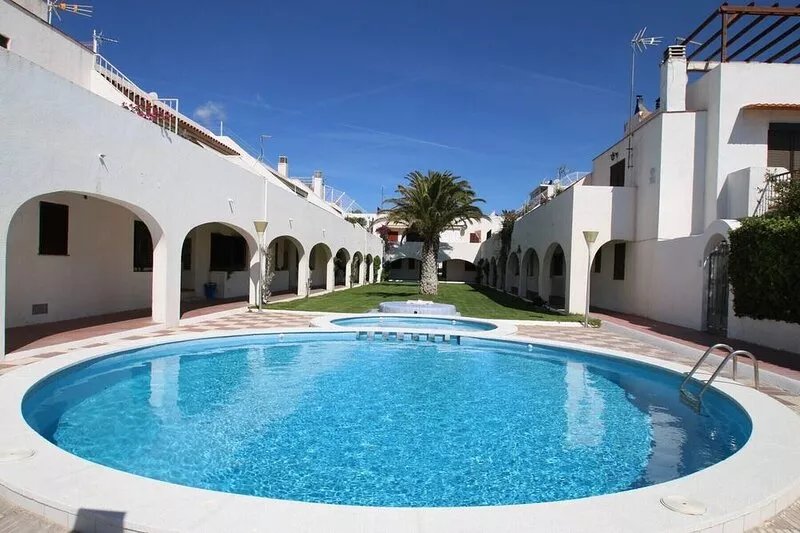 Casas Blancas 27, Parque Mont-roig