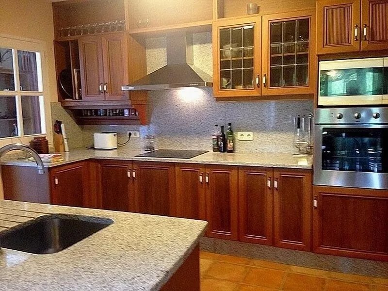 Comfortable Villa with large Pool, huge Garden (golf) and short trip to beaches*