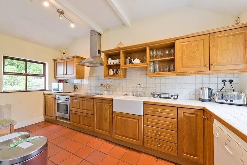 The Bunker, beautiful, spacious riverside cottage