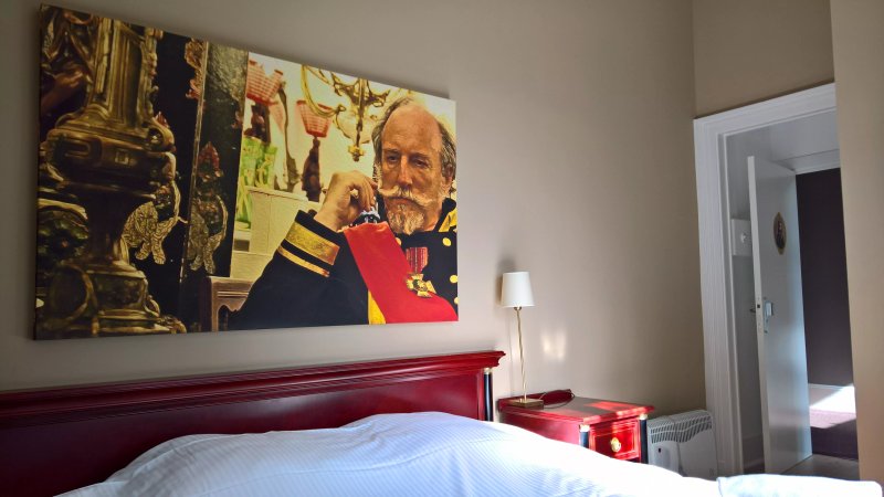 L' Empereur , Sa Femme Et Le Petit Prince