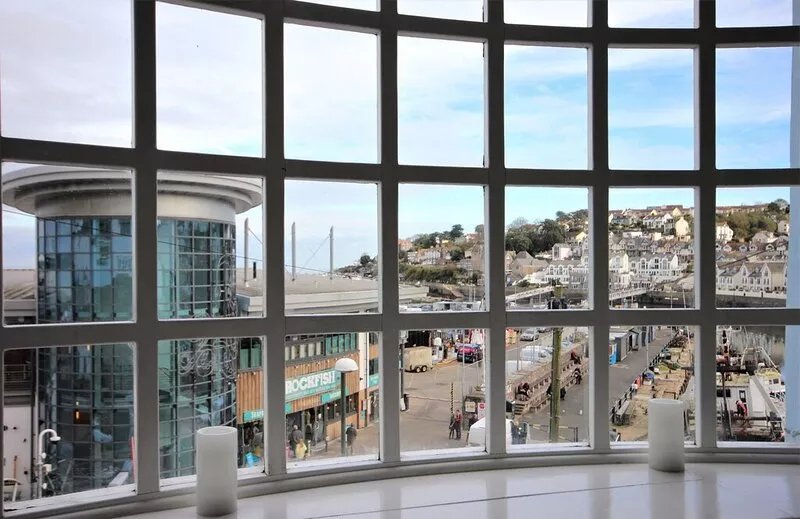 Gorgeous Waterside Fisherman's Cottage, Free Parking, Harbour Views, Disney+