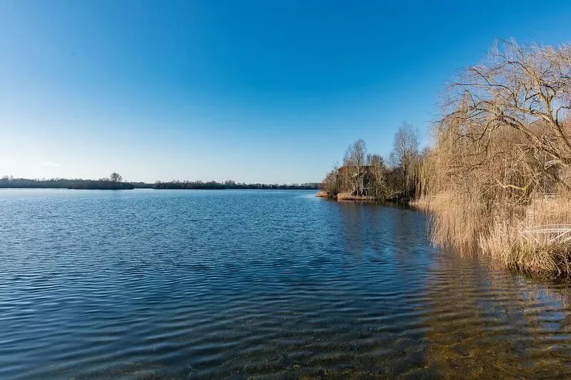 Stunning Lake House in the 5 star Lakes By Yoo Resort in Heart of The Cotswolds