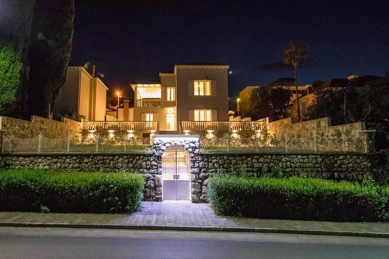 Charming 5-BR Villa for 10+2 guests, with pool in green heart of Dubrovnik