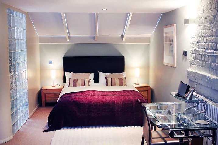 Roomcrowd 146 St John Street