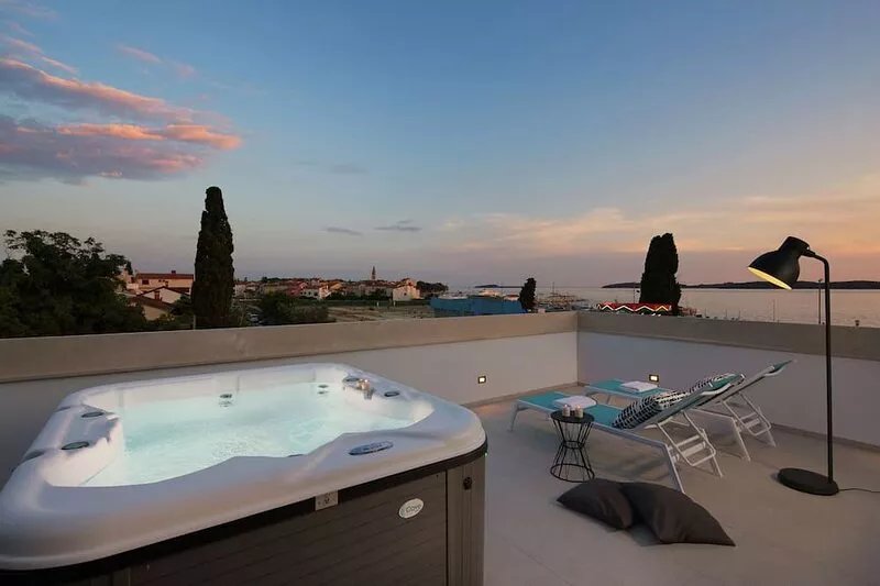Luxury apartment in Fažana with bubble bath