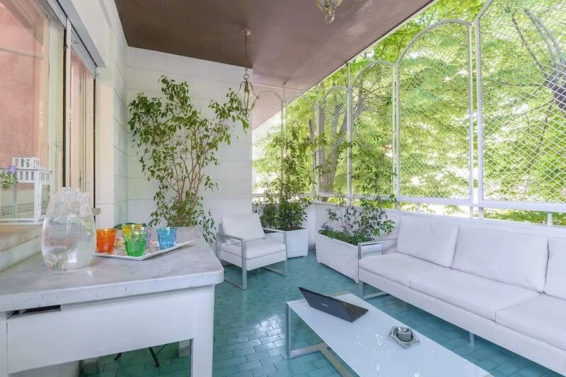 Luxury  property in Vatican area  5 BR & 5BA  Terrace and Jetted tubs A/C Wif