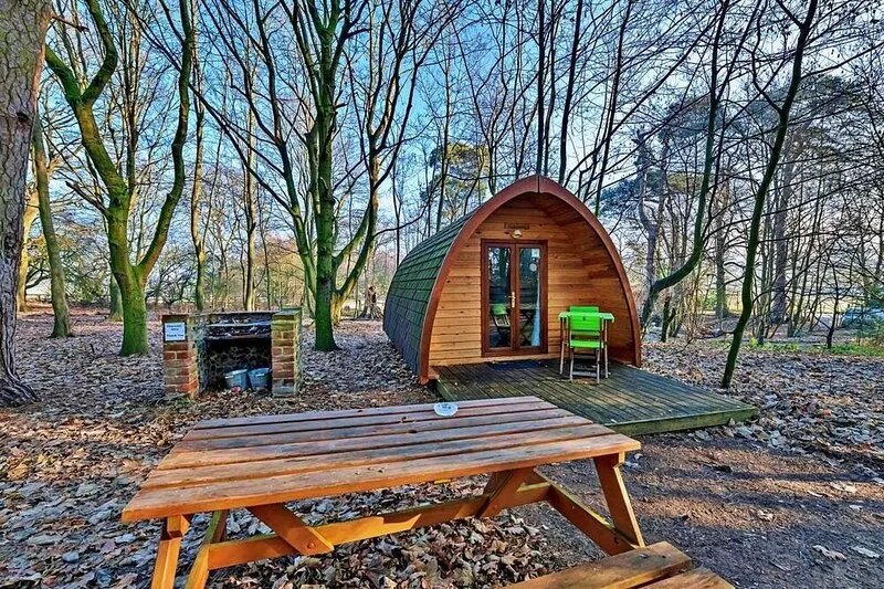 Luxury Woodland Countryside Glamping MegaPod - Eadmund